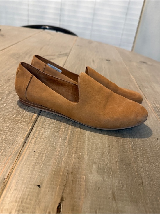 Toms Shoes - Tom’s Darcy Women’s Tan Oiled Nubuck Suede Slip-On Loafers